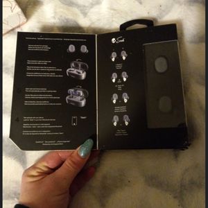Truly wireless perfectly simple Skullcandy earbuds